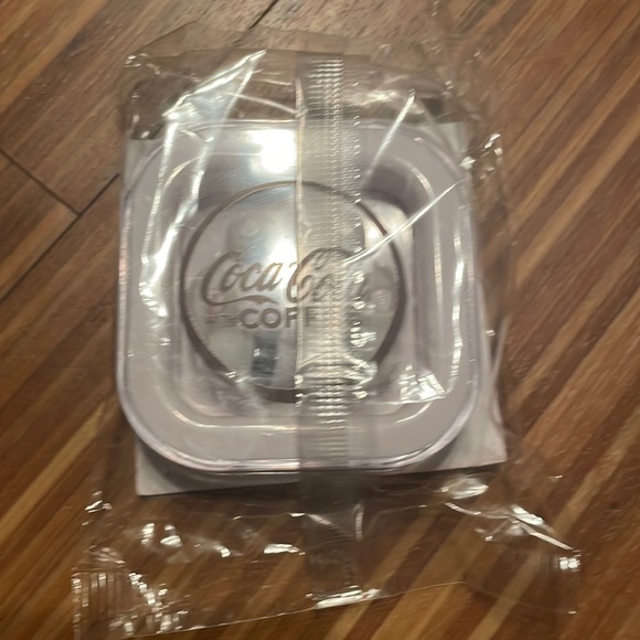 NWT Earbuds - Picture 2 of 4